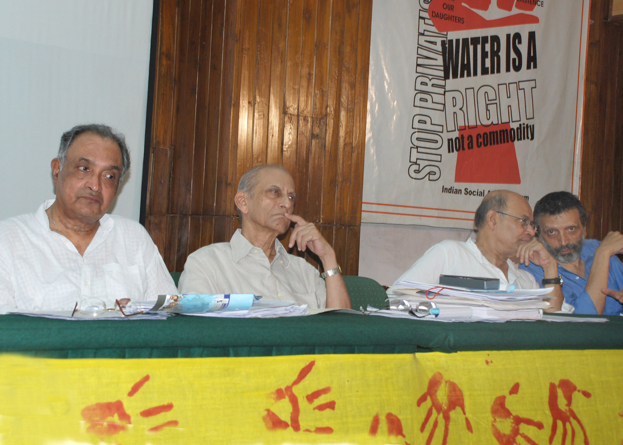 A deponent gives testimony at the Tribunal